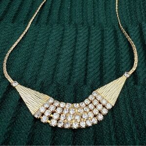 Luxurious Sparkly Gold Plated Collar Necklace with Crystal Accent Pendant